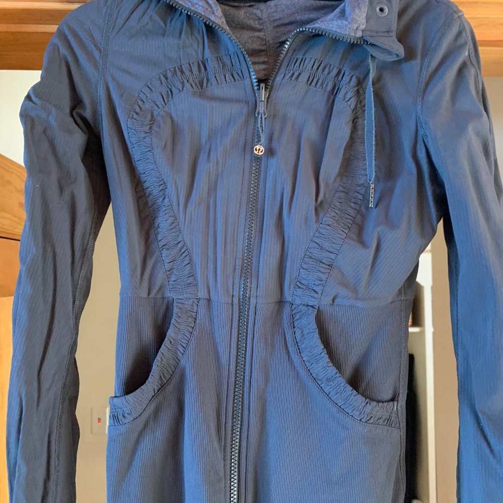 Lululemon Dance Studio Jacket III reversible sz 4